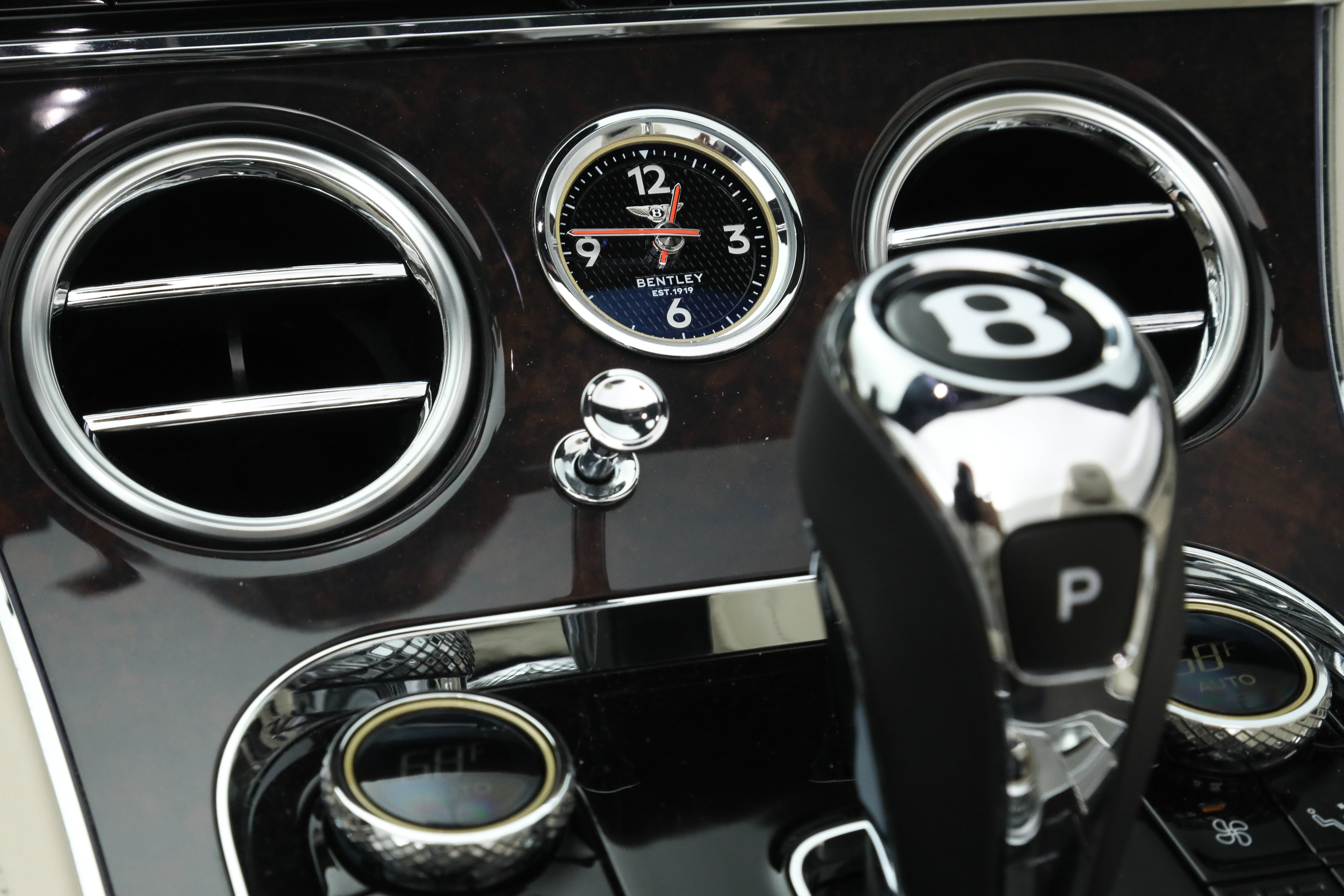 Used 2022 Bentley Continental GT AWD/4WD image 28