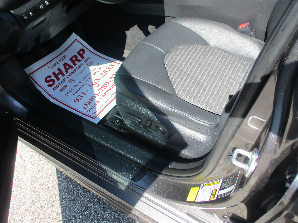 Used 2024 Toyota Camry SE w/ Convenience Package FWD image 15