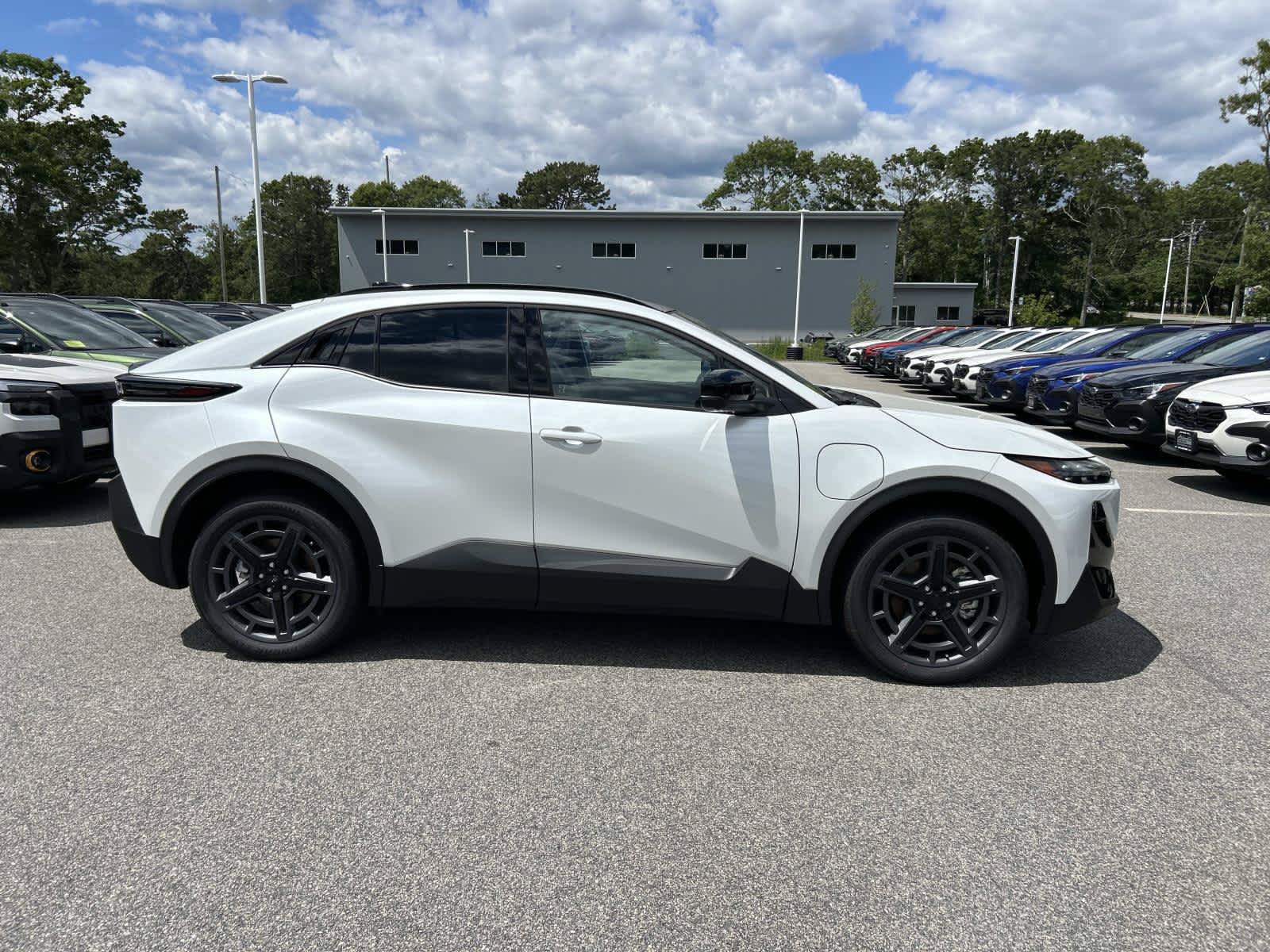 New 2026 Subaru Uncharted AWD image 2