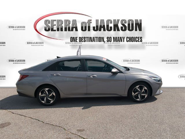 Used 2023 Hyundai Elantra SEL w/ Convenience Package image 10