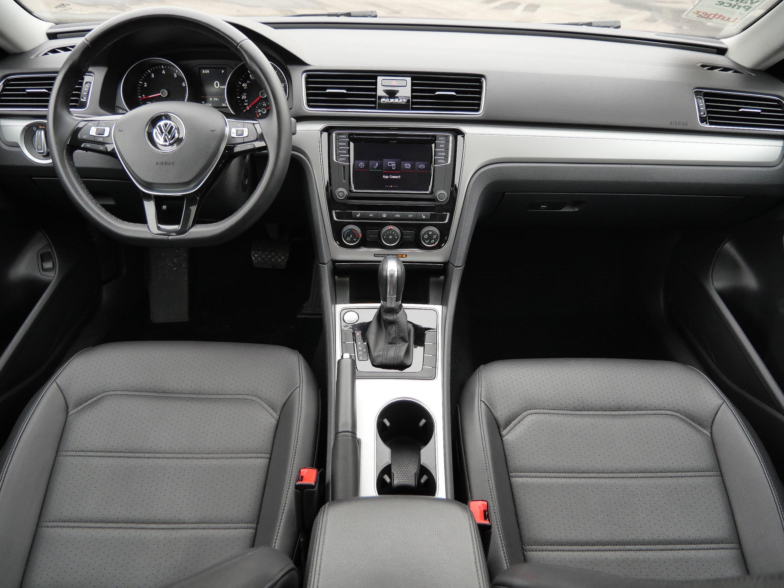 Used 2019 Volkswagen Passat 2.0T Wolfsburg image 10