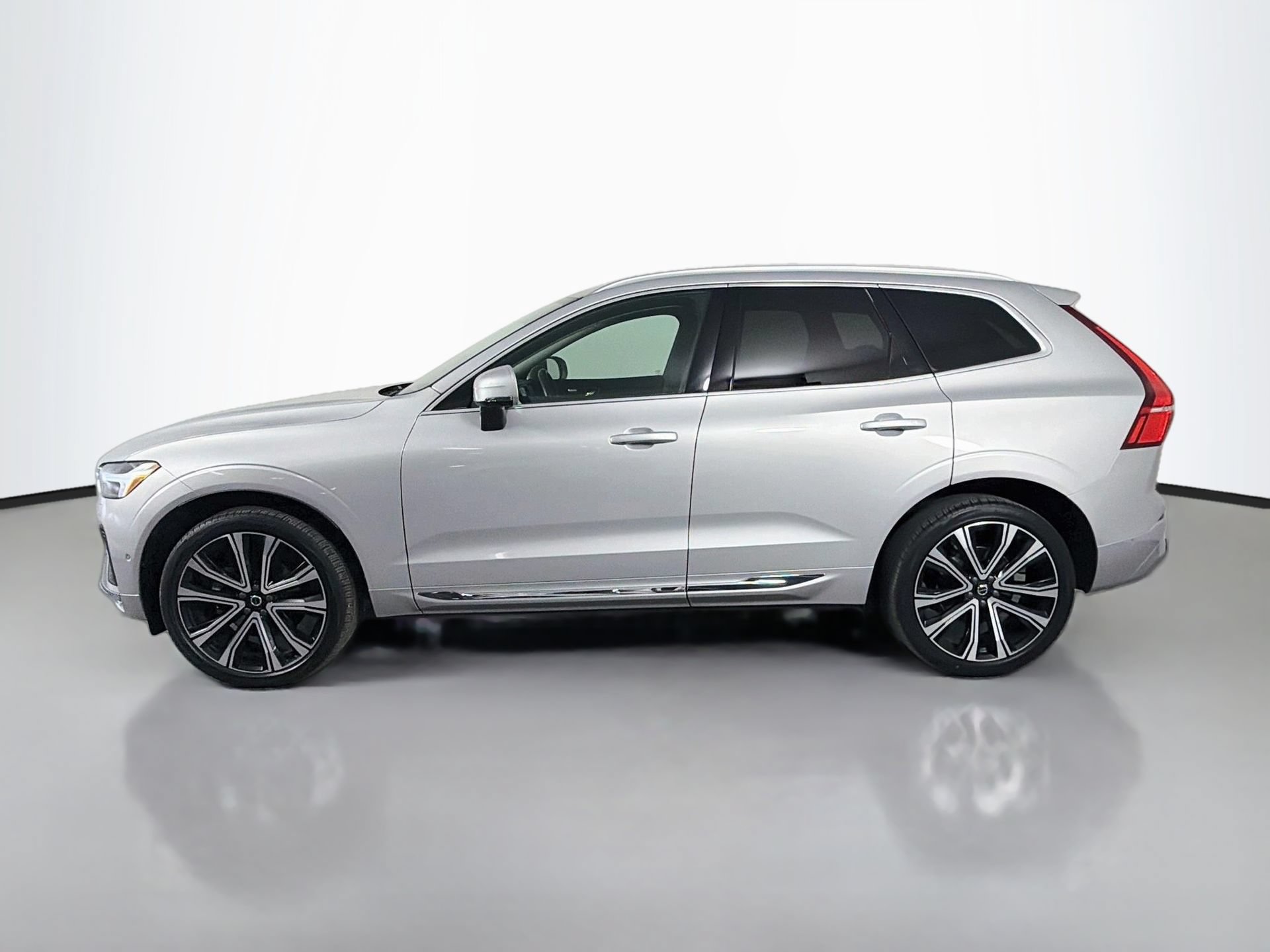 Used 2023 Volvo XC60 B5 Ultimate AWD/4WD image 9