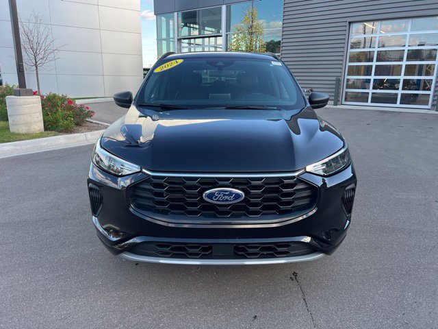 Used 2024 Ford Escape ST-Line AWD/4WD image 2