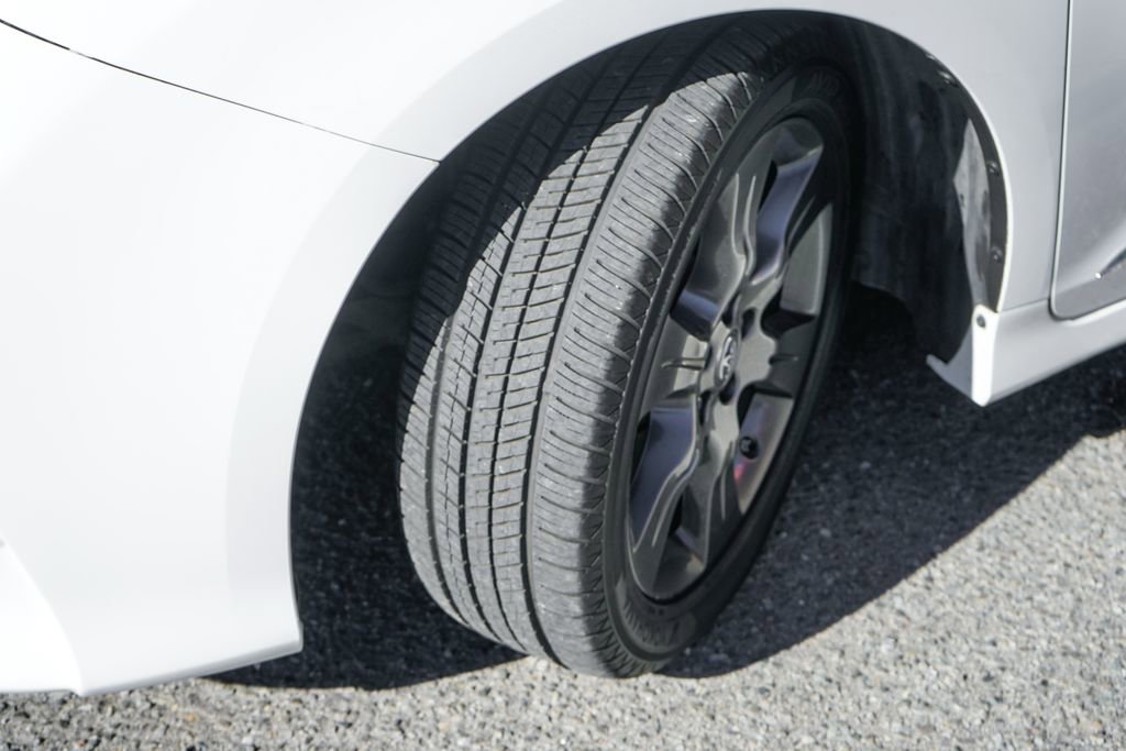 Used 2016 Toyota Sienna SE image 46