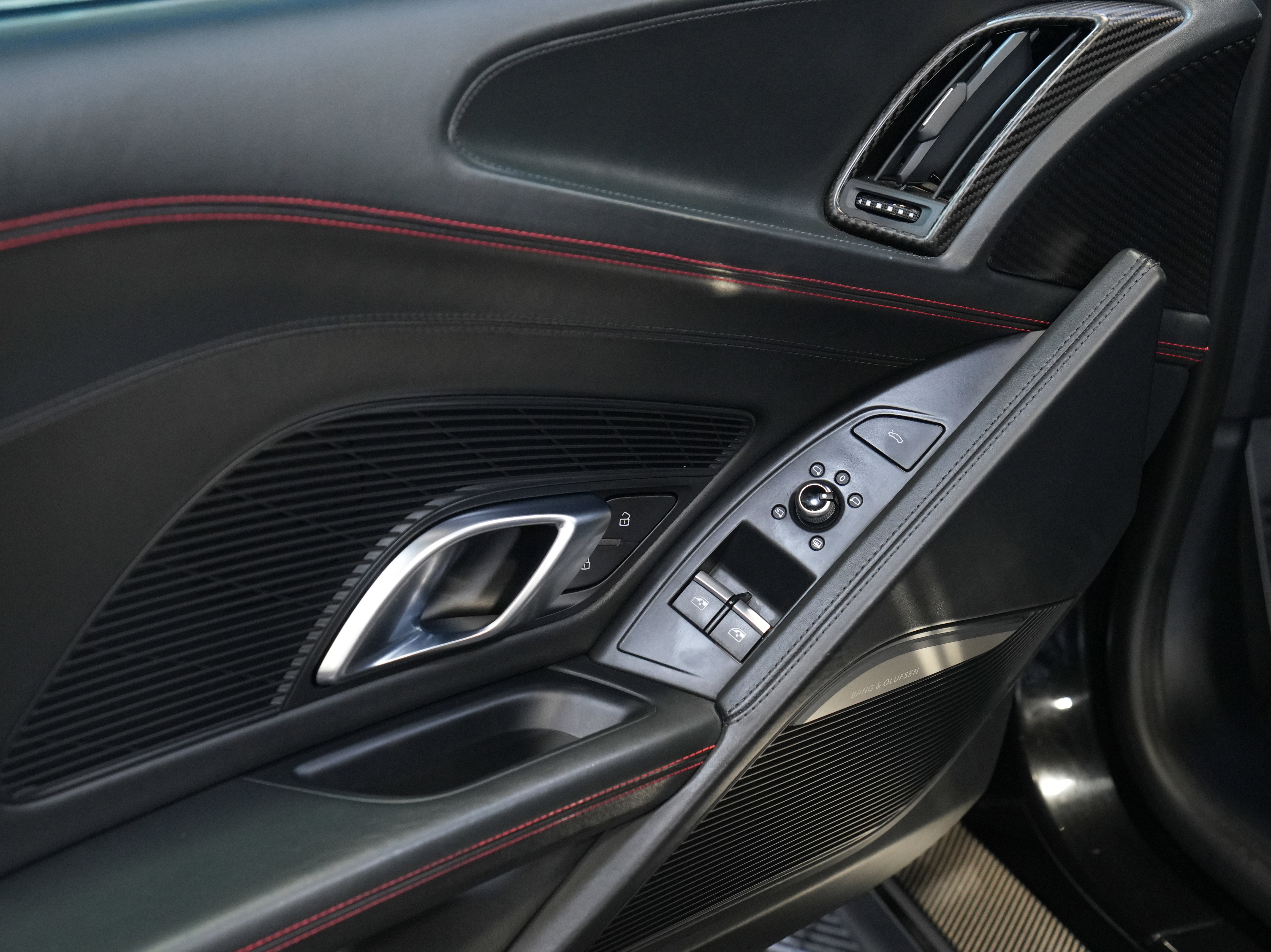 Used 2017 Audi R8 V10 plus image 24