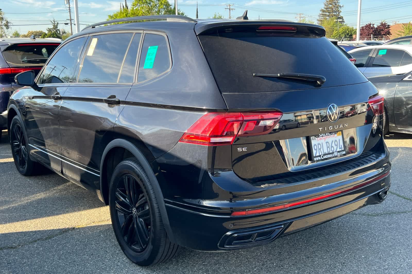Used 2022 Volkswagen Tiguan SE R-Line FWD image 6