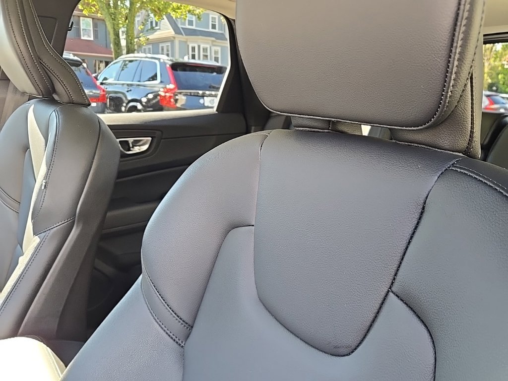 Certified 2024 Volvo XC60 B5 Core w/ Climate Package AWD/4WD image 22