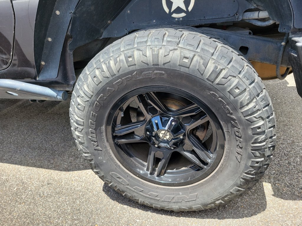Used 2013 Jeep Wrangler Sport w/ Connectivity Group AWD/4WD image 19