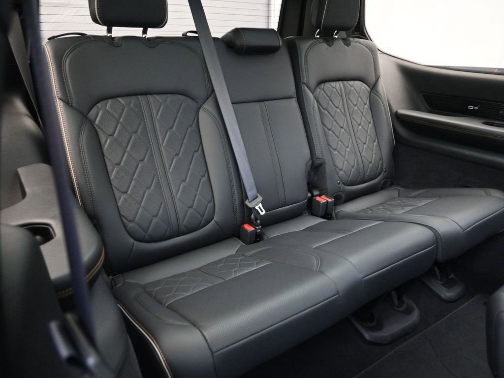 Used 2023 Jeep Grand Wagoneer Series III image 17