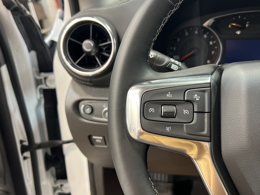 Used 2024 Chevrolet Blazer LT w/ Sound & Technology Package image 33