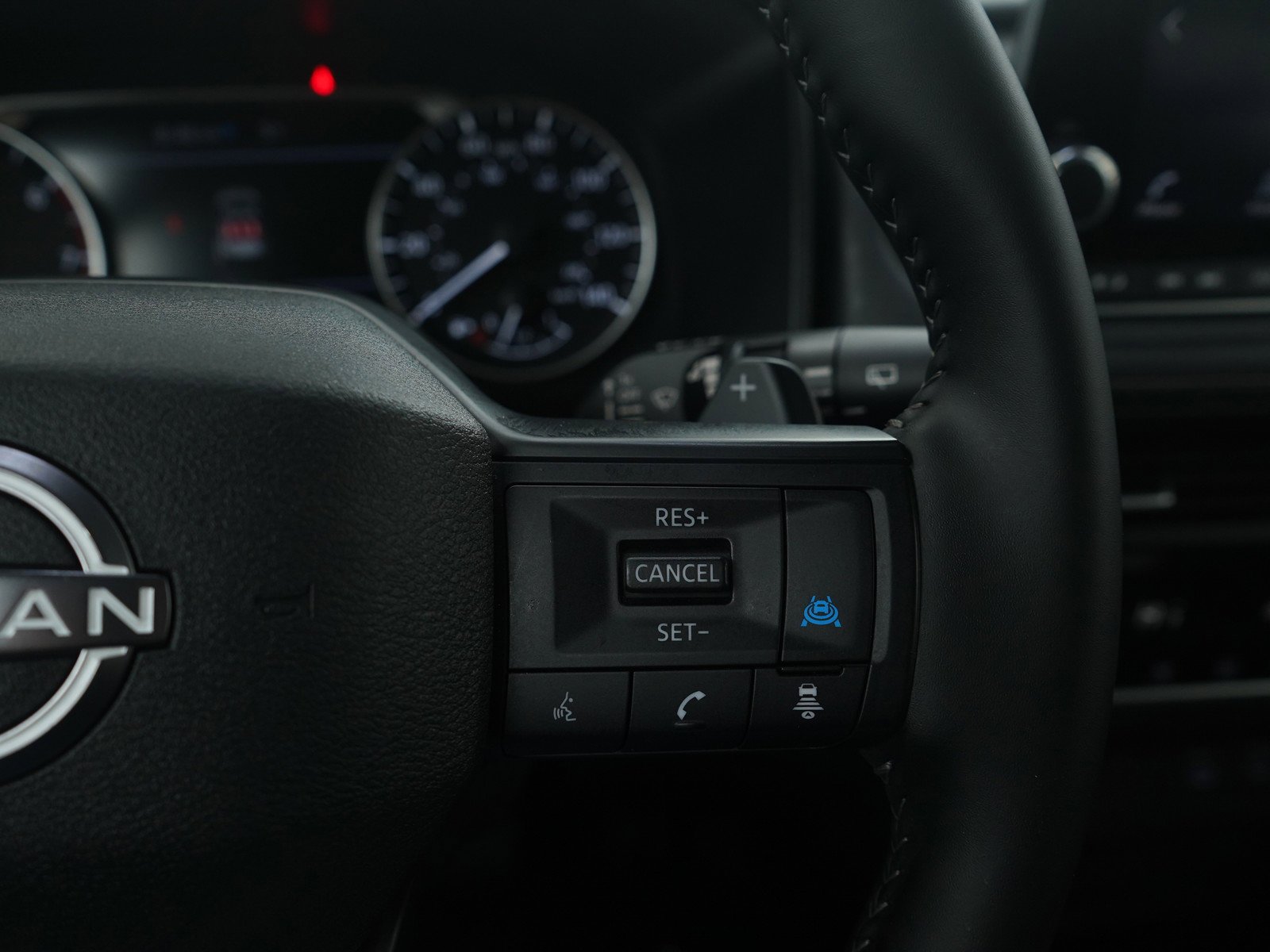 Used 2025 Nissan Rogue SV AWD/4WD image 28