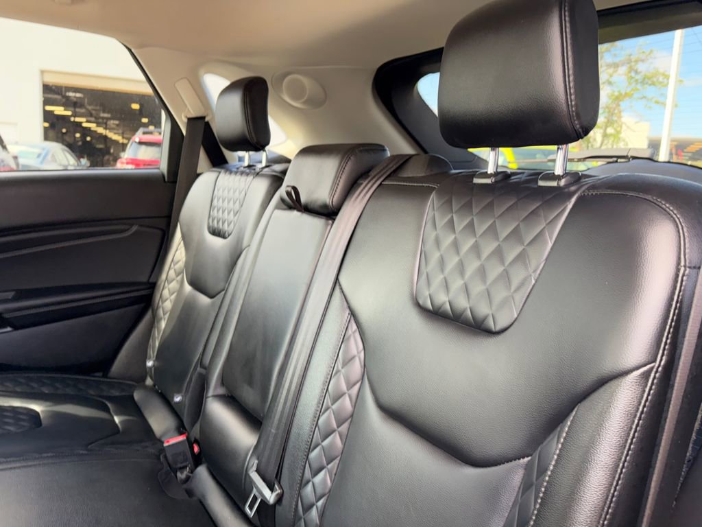 Used 2023 Ford Edge Titanium AWD/4WD image 29