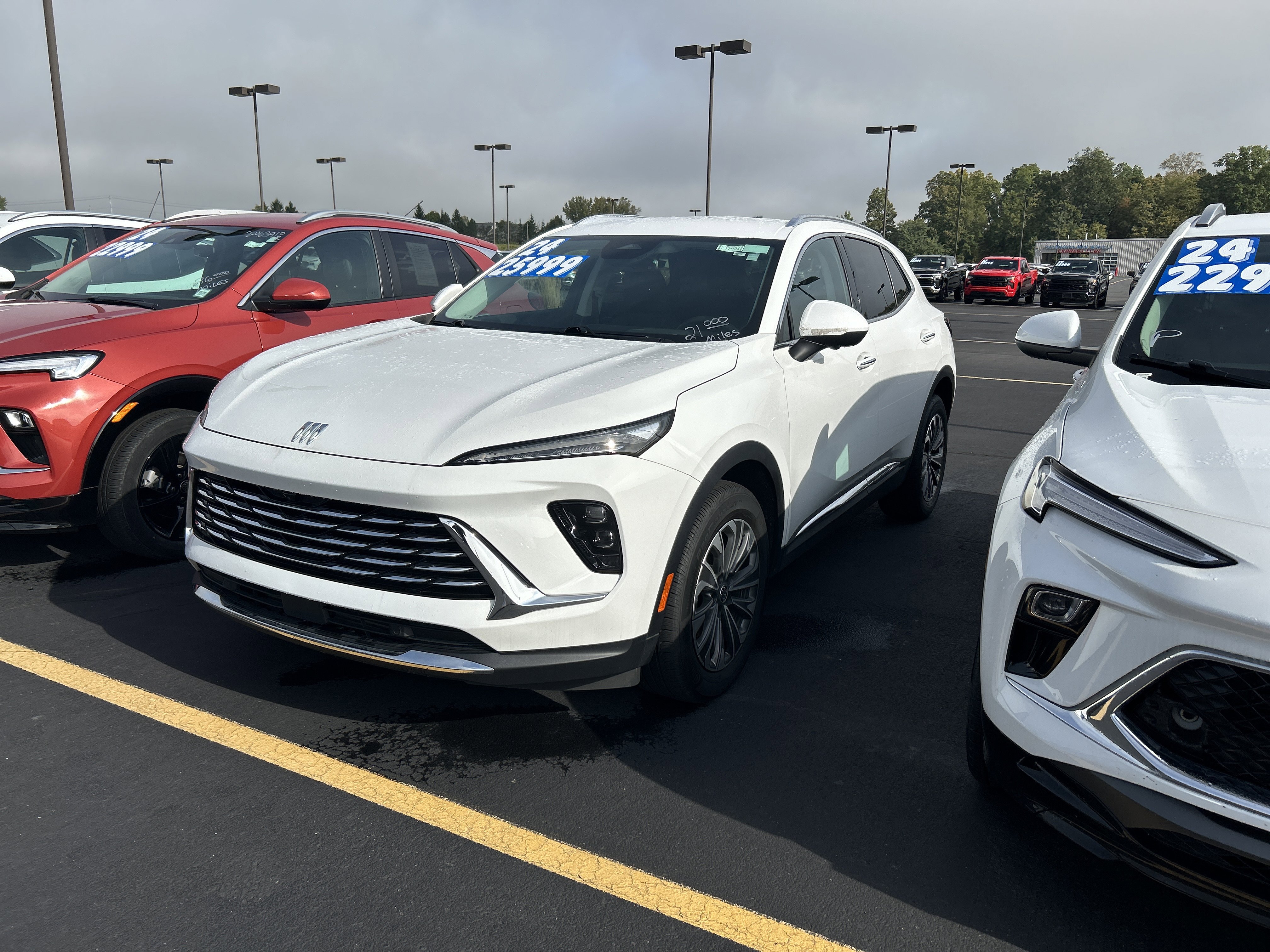 Used 2024 Buick Envision Preferred image 3