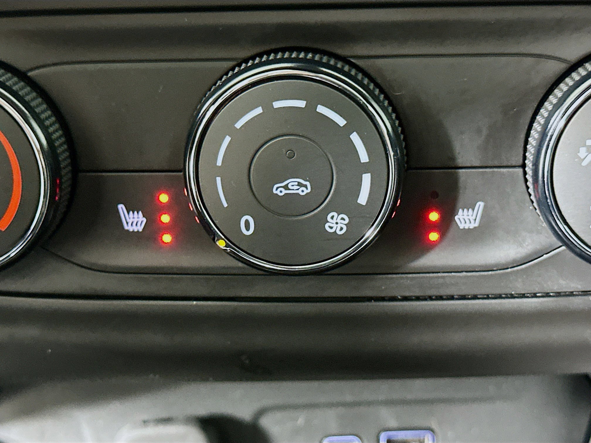 Used 2024 Chevrolet Trax LS w/ LS Convenience Package image 25