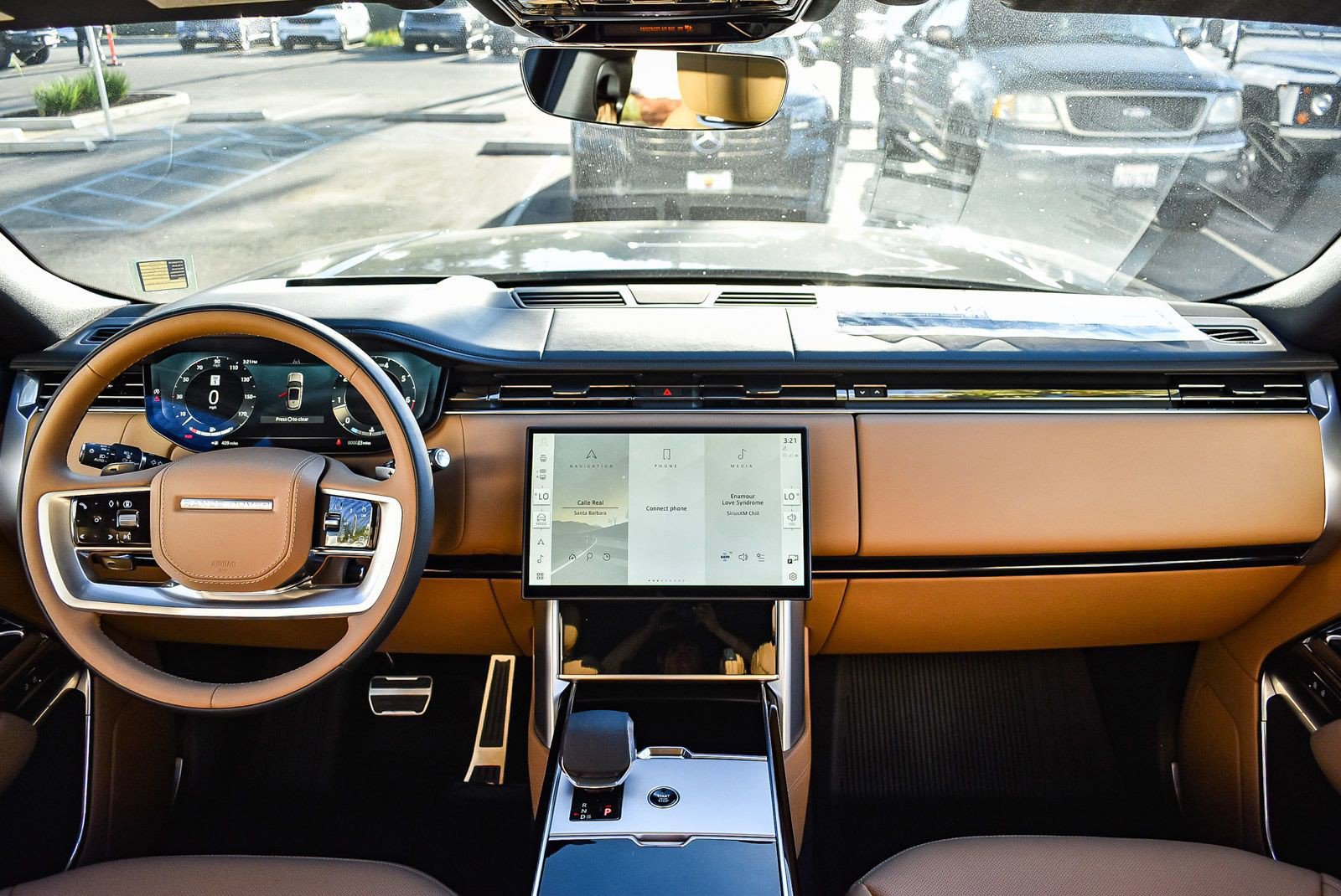 Used 2025 Land Rover Range Rover SE image 13