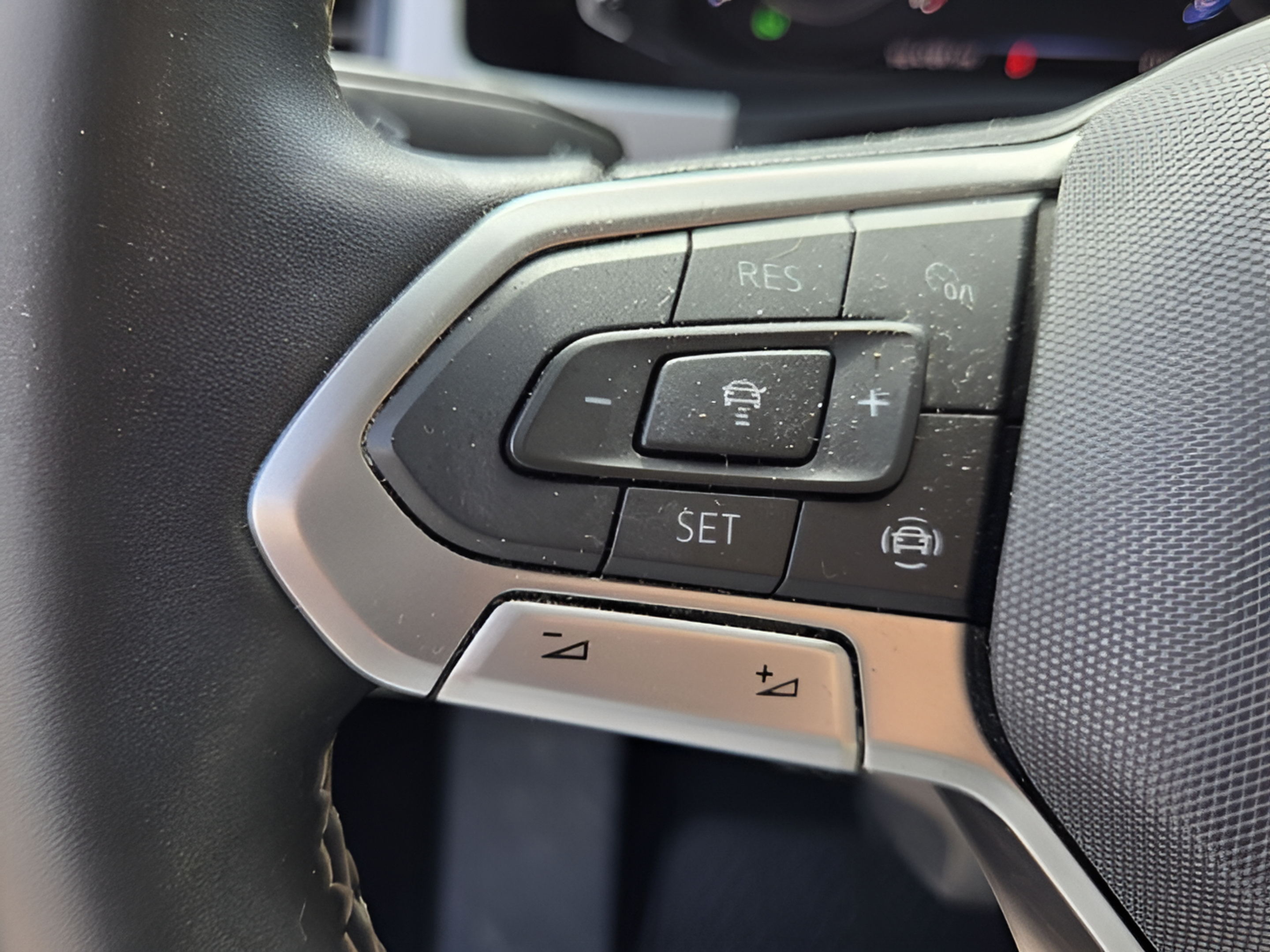 Used 2022 Volkswagen Atlas SE FWD image 24