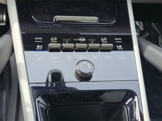 New 2025 Porsche Cayenne Turbo image 27