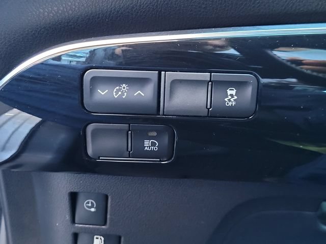 Used 2022 Toyota Prius Prime XLE FWD image 14