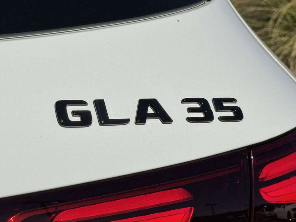 New 2025 Mercedes-Benz GLA 35 AMG 4MATIC image 15