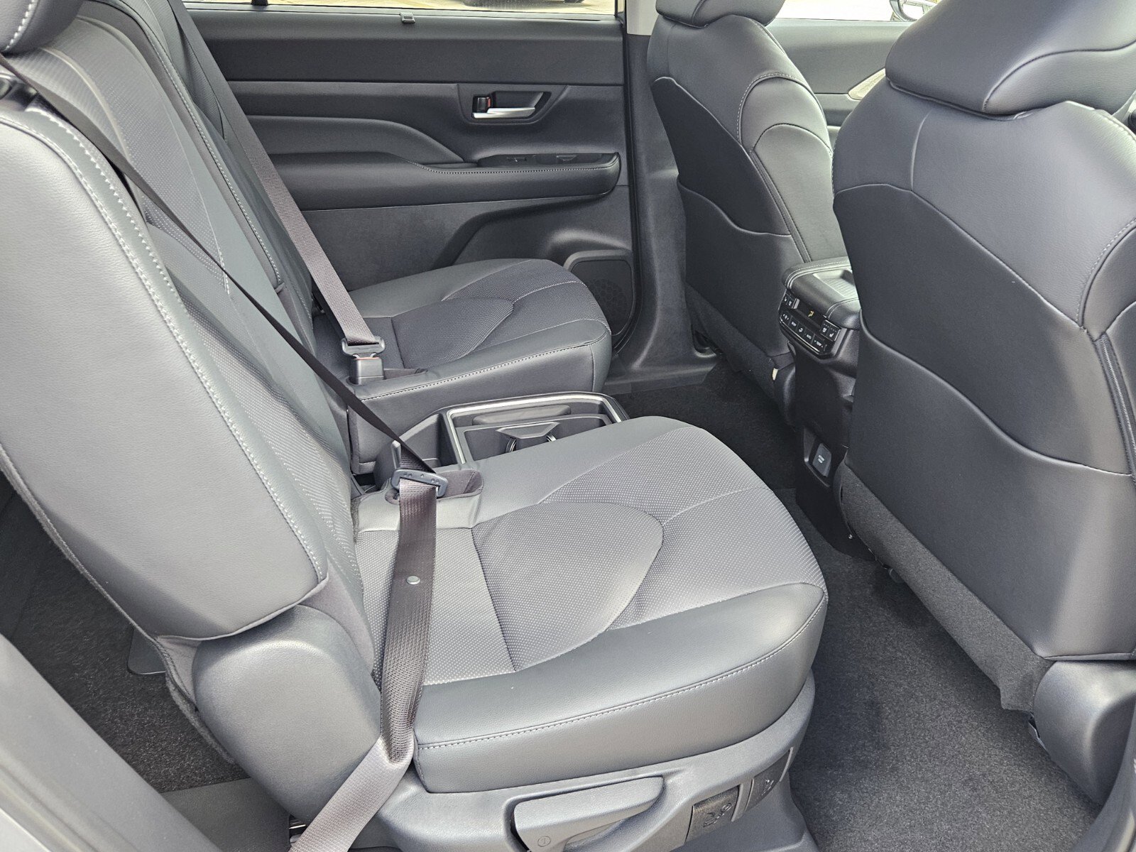 New 2026 Toyota Grand Highlander Platinum image 11