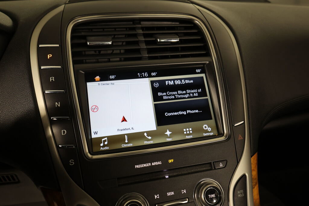 Used 2016 Lincoln MKX Reserve w/ Climate Package image 35