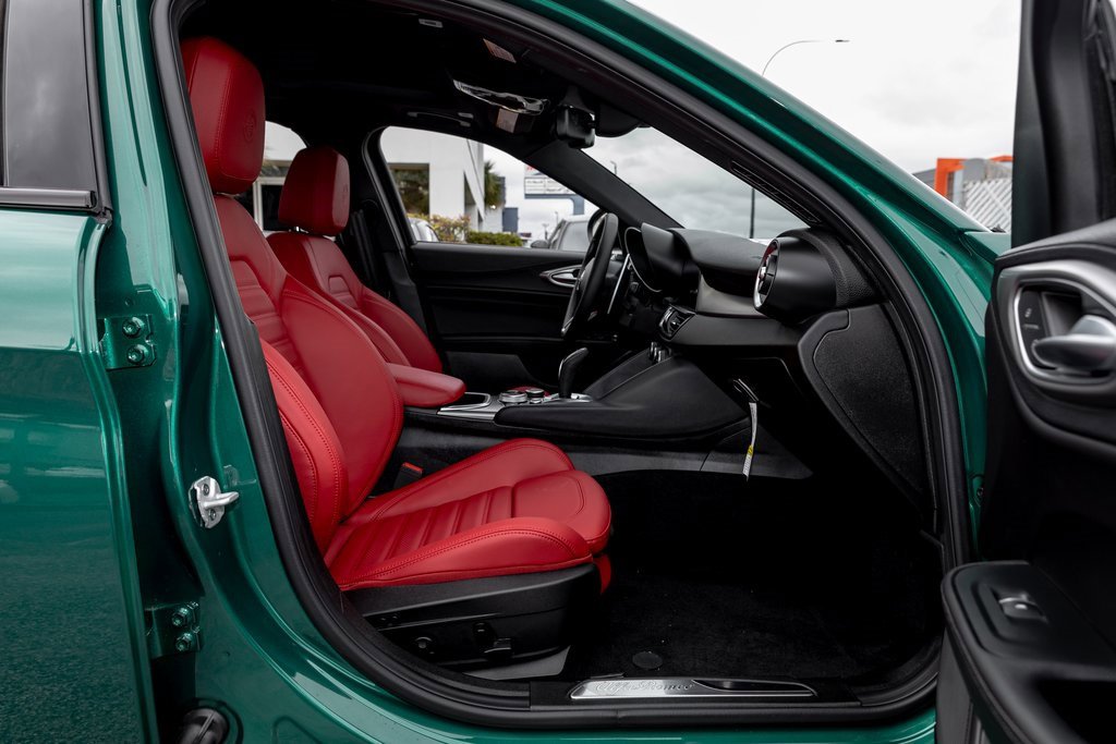 New 2025 Alfa Romeo Giulia w/ Veloce Package Rwd image 36