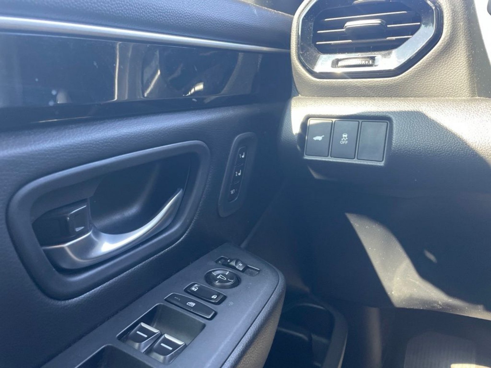 Certified 2024 Honda Pilot Touring image 16
