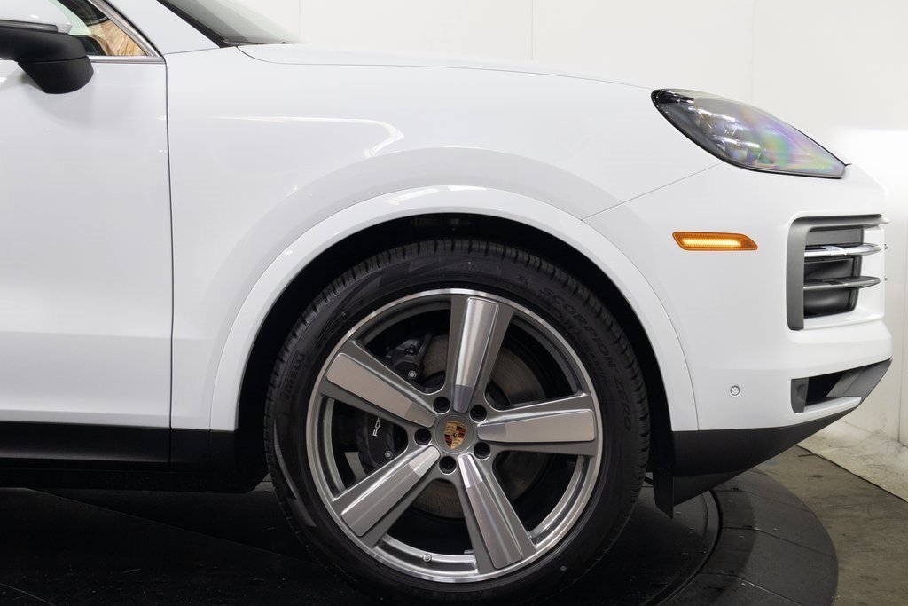 Used 2025 Porsche Cayenne image 11