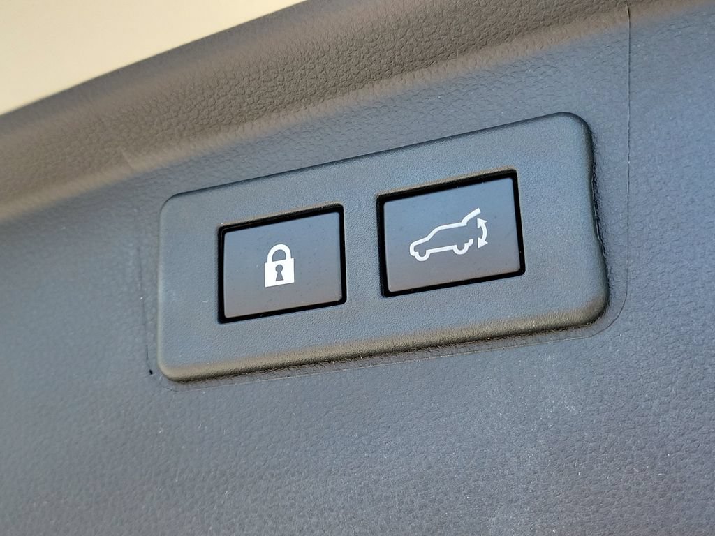 Certified 2022 Subaru Outback Touring AWD/4WD image 9