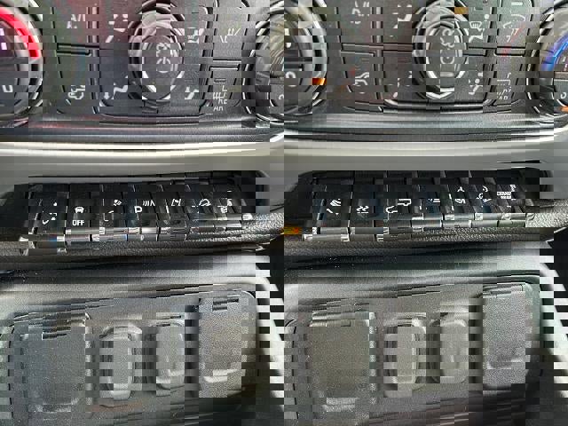 Used 2018 GMC Sierra 2500 SLT image 32