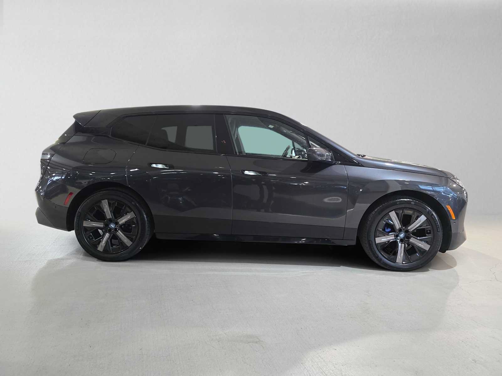 Used 2024 BMW iX xDrive50 w/ Sport Package AWD/4WD image 2