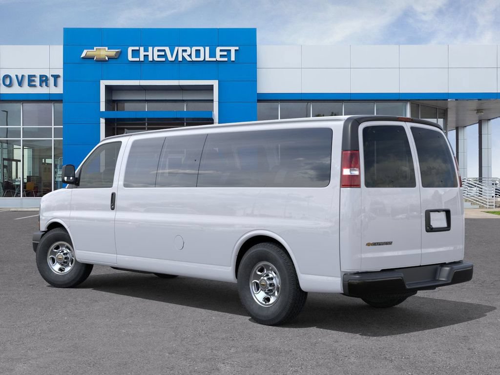 Used 2026 Chevrolet Express 3500 LS RWD image 3