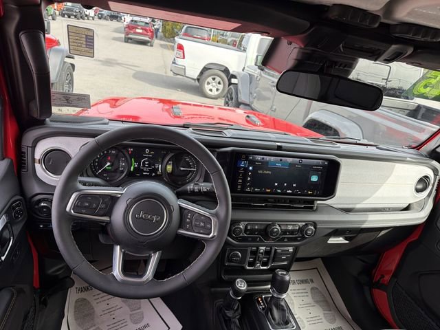 Used 2025 Jeep Wrangler Sahara 4xe image 13