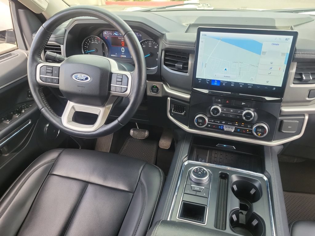 Used 2024 Ford Expedition XLT RWD image 11