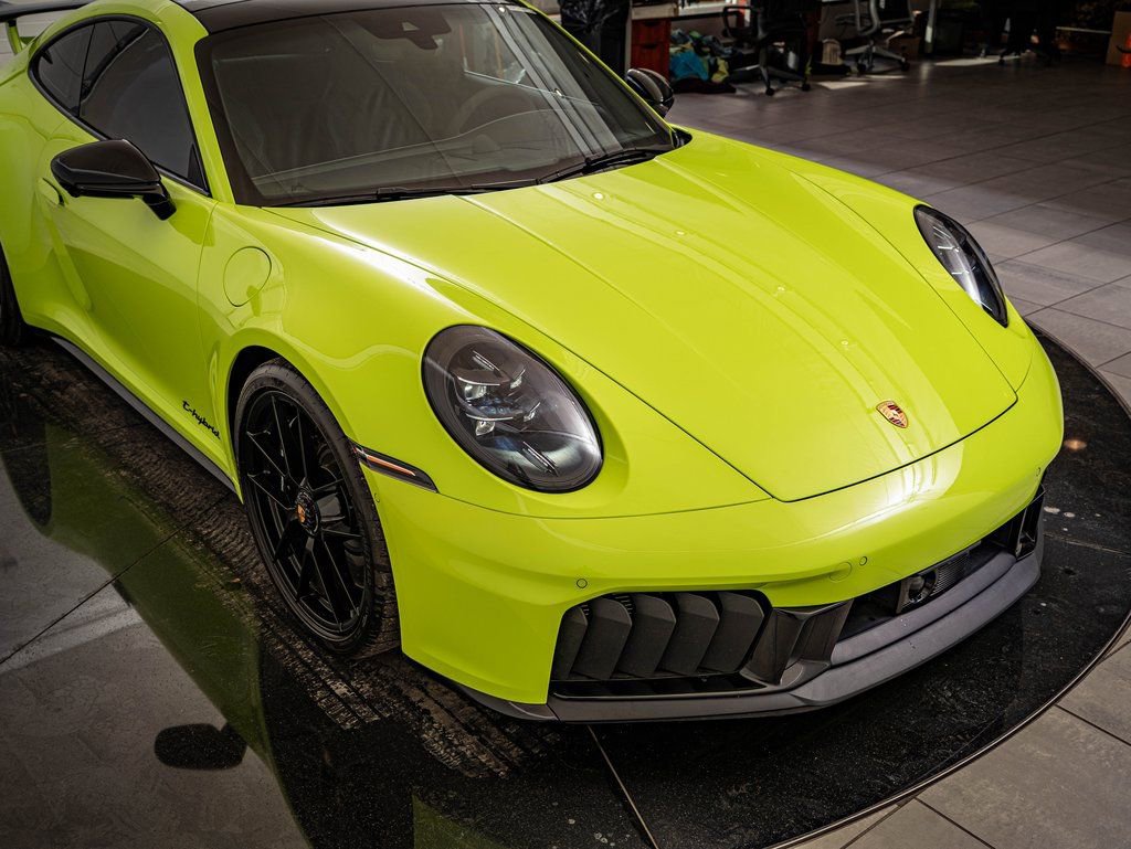 Certified 2025 Porsche 911 Carrera GTS RWD image 17
