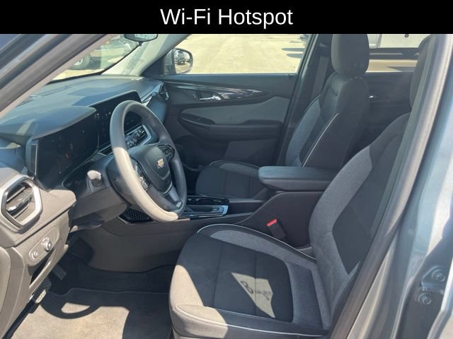 Used 2025 Chevrolet TrailBlazer LT AWD/4WD image 12