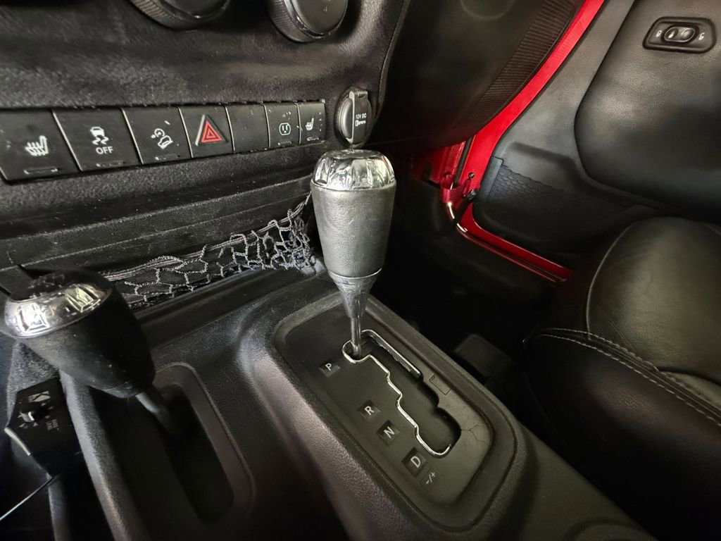 Used 2016 Jeep Wrangler Rubicon w/ Power Convenience Group AWD/4WD image 15