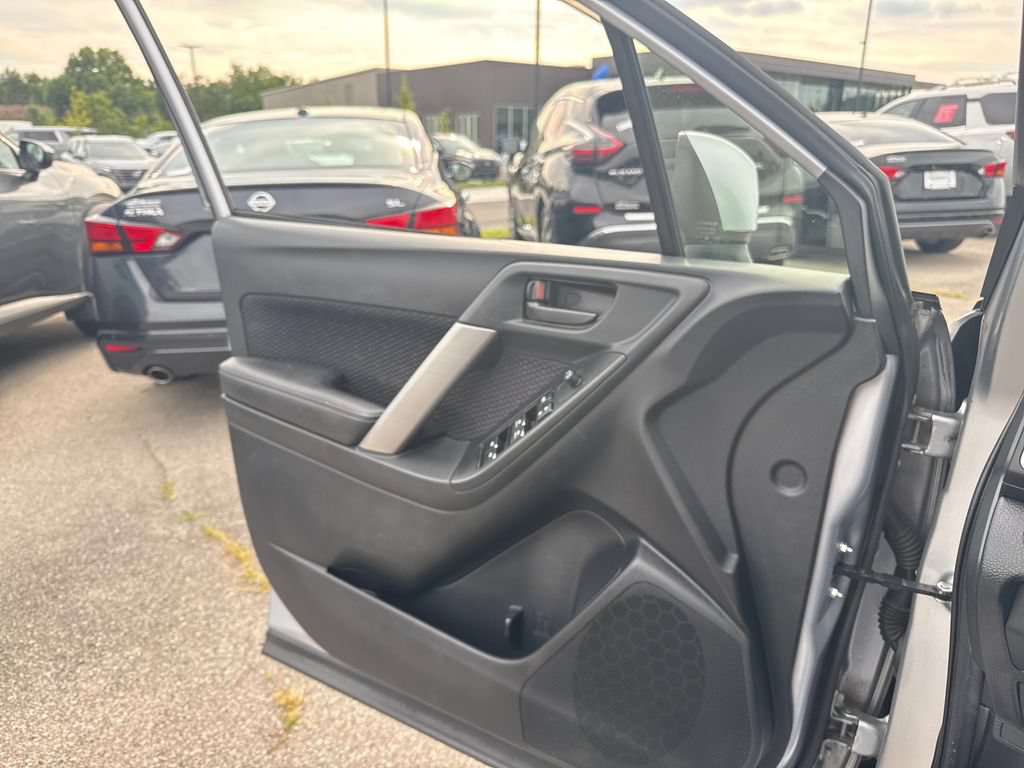 Used 2017 Subaru Forester 2.5i Premium w/ Popular Package #2A AWD/4WD image 12