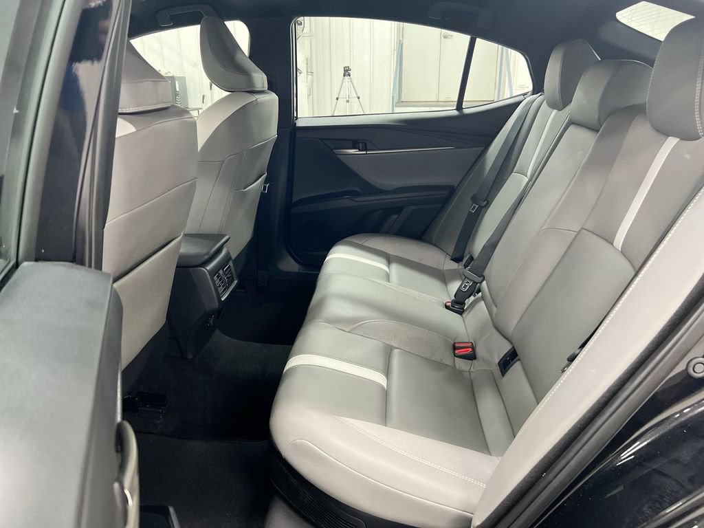 Used 2025 Toyota Camry SE w/ Convenience Package FWD image 22