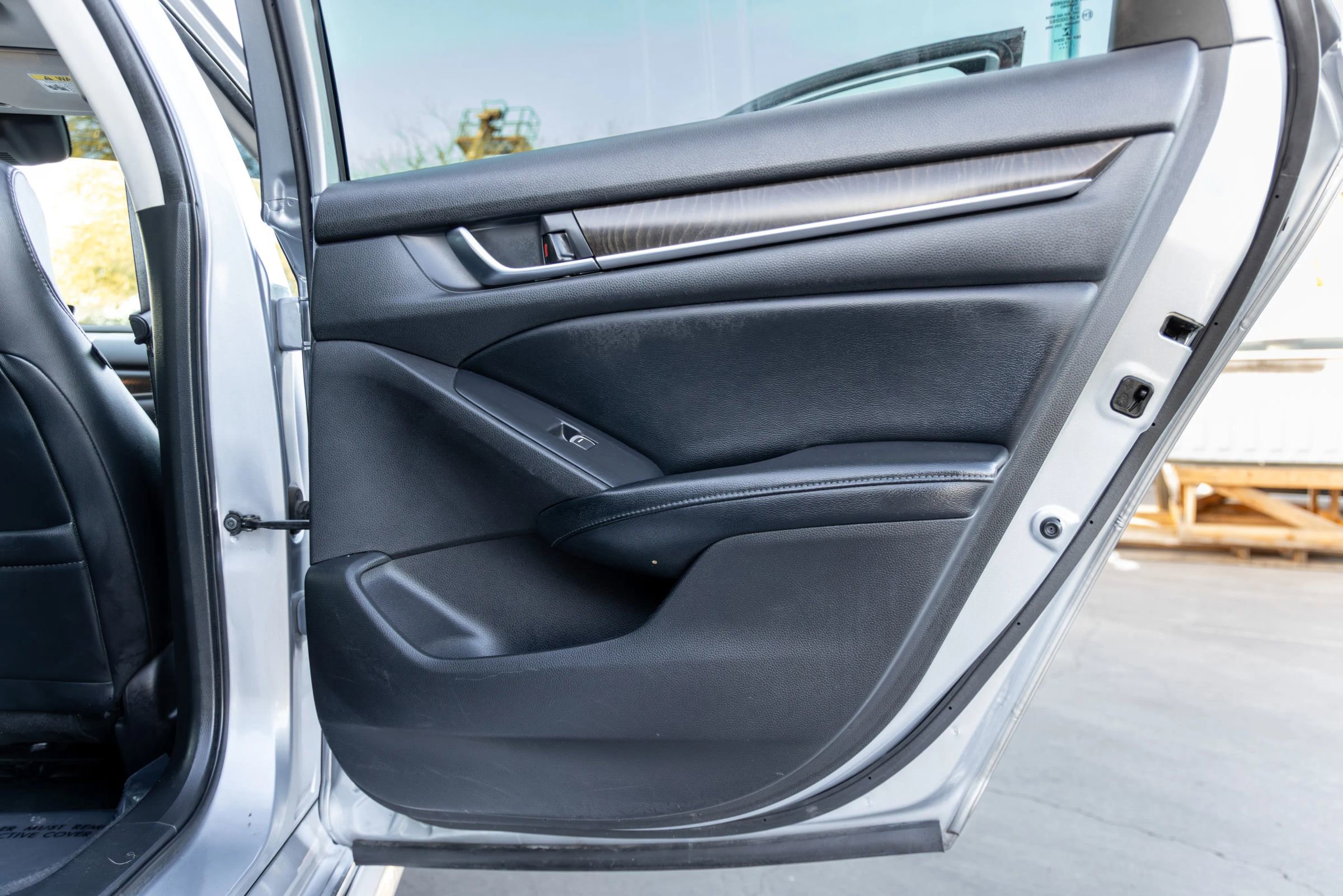 Used 2018 Honda Accord EX-L image 16