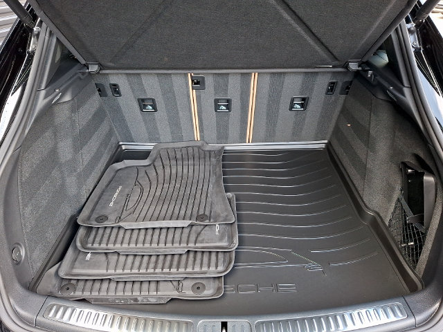 Certified 2026 Porsche Macan AWD/4WD image 31