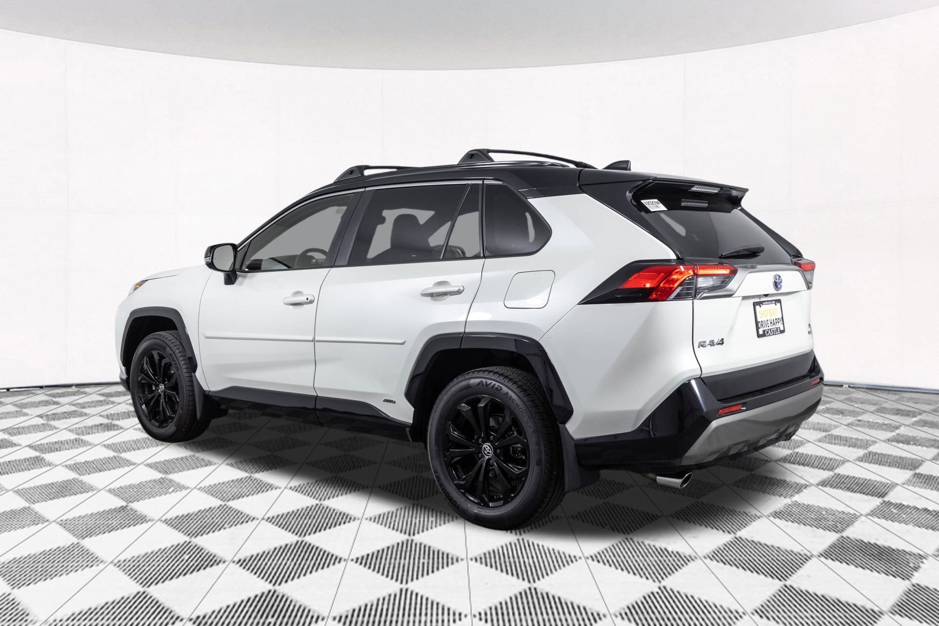 Used 2022 Toyota RAV4 XSE w/ XSE Grade Weather Package AWD/4WD image 16