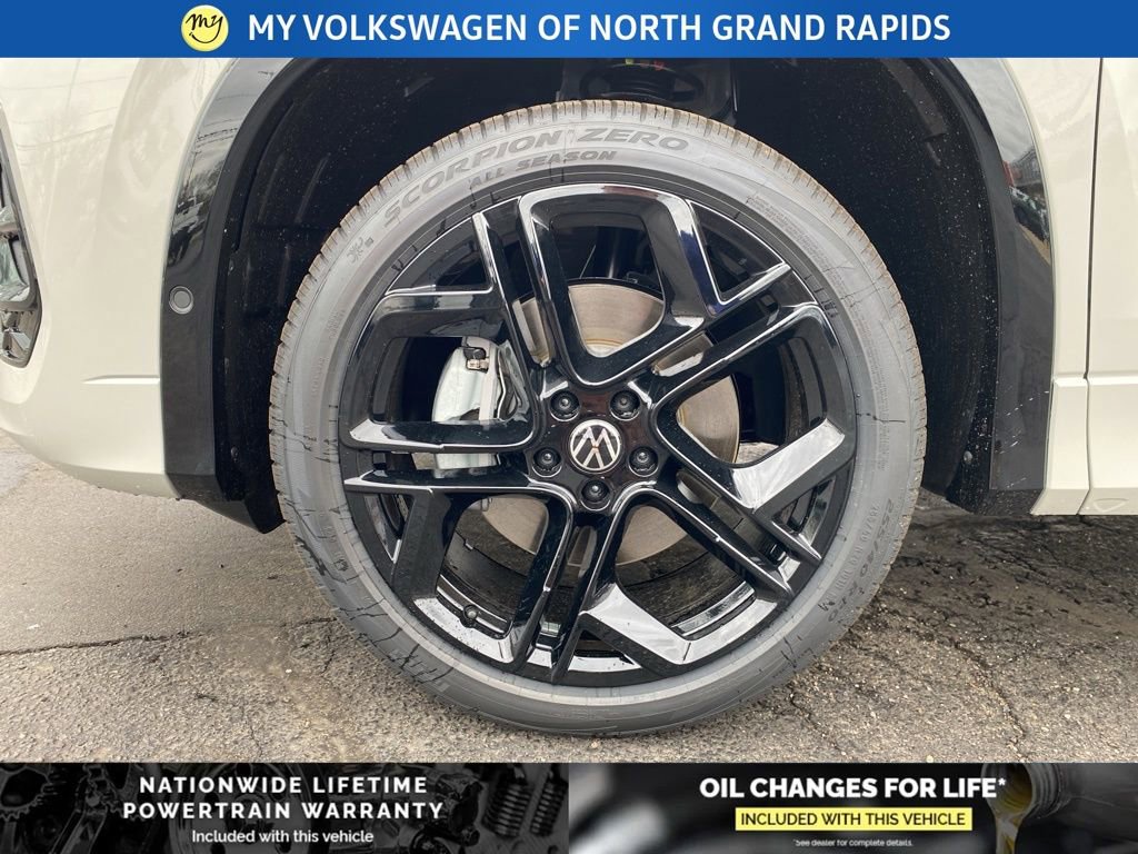 New 2026 Volkswagen Tiguan SE R-Line image 4