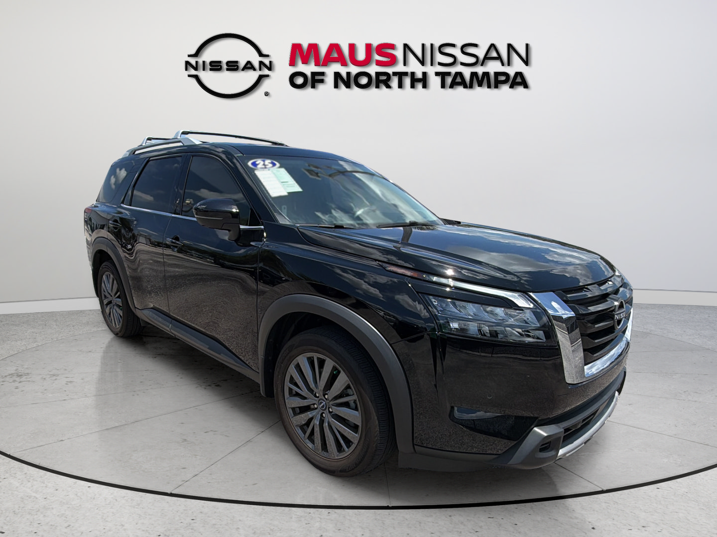 Certified 2025 Nissan Pathfinder SL w/ SL Premium Package FWD image 14
