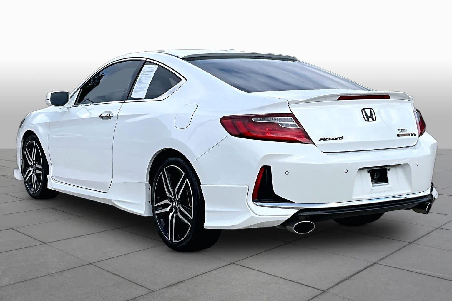 Used 2016 Honda Accord Touring image 12