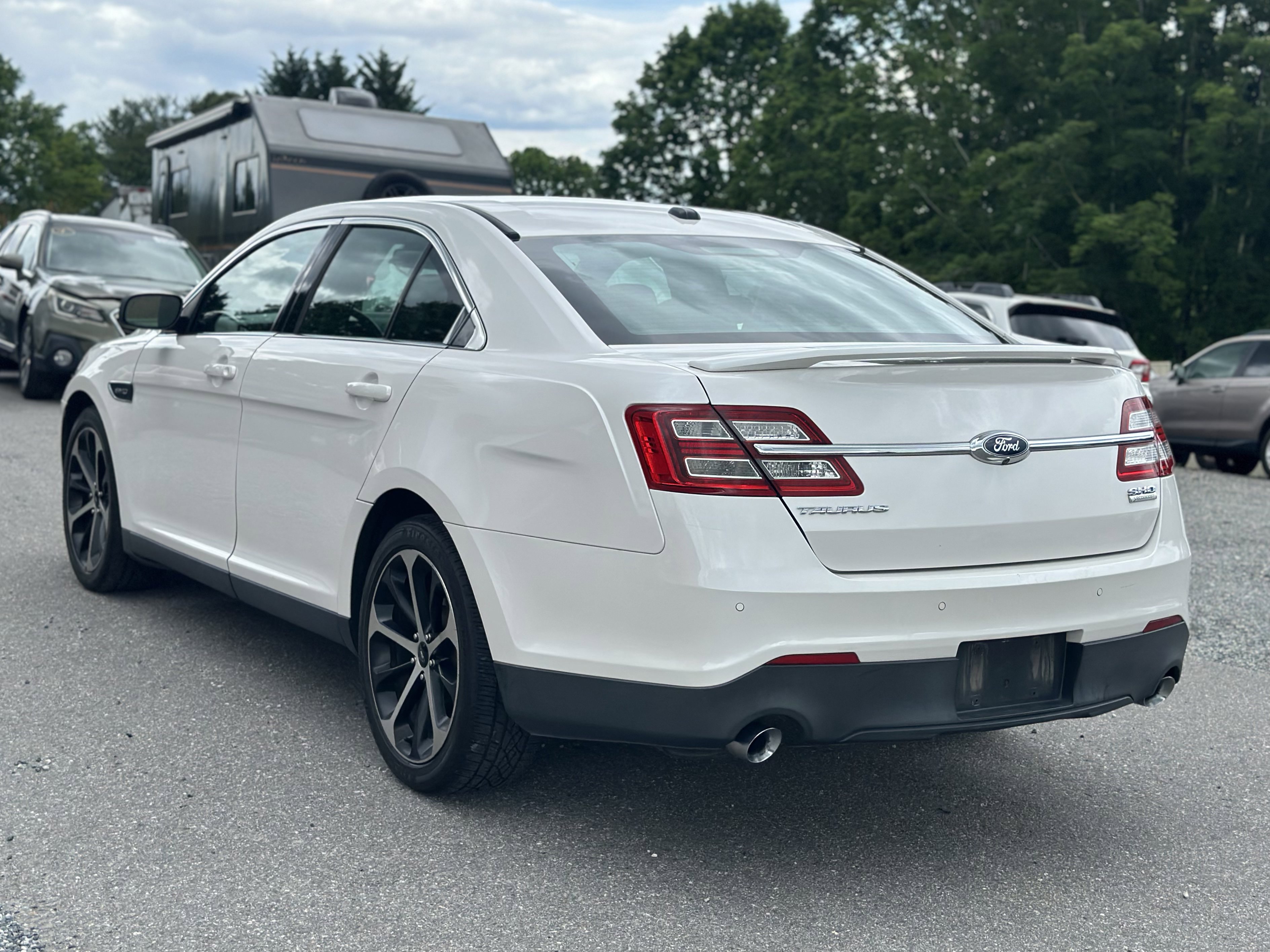 Used 2015 Ford Taurus SHO w/ Equipment Group 401A AWD/4WD image 5