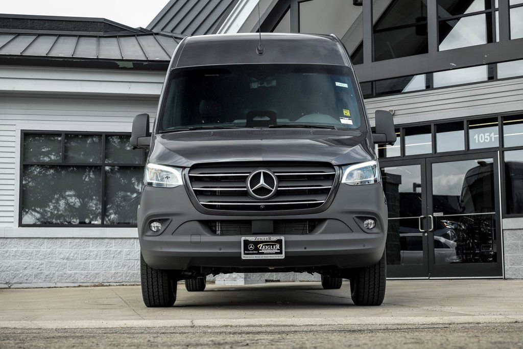 Used 2025 Mercedes-Benz Sprinter 2500 image 5