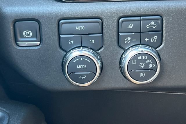 Used 2024 GMC Sierra 1500 SLT image 34