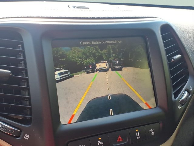 Used 2016 Jeep Cherokee Limited AWD/4WD image 30