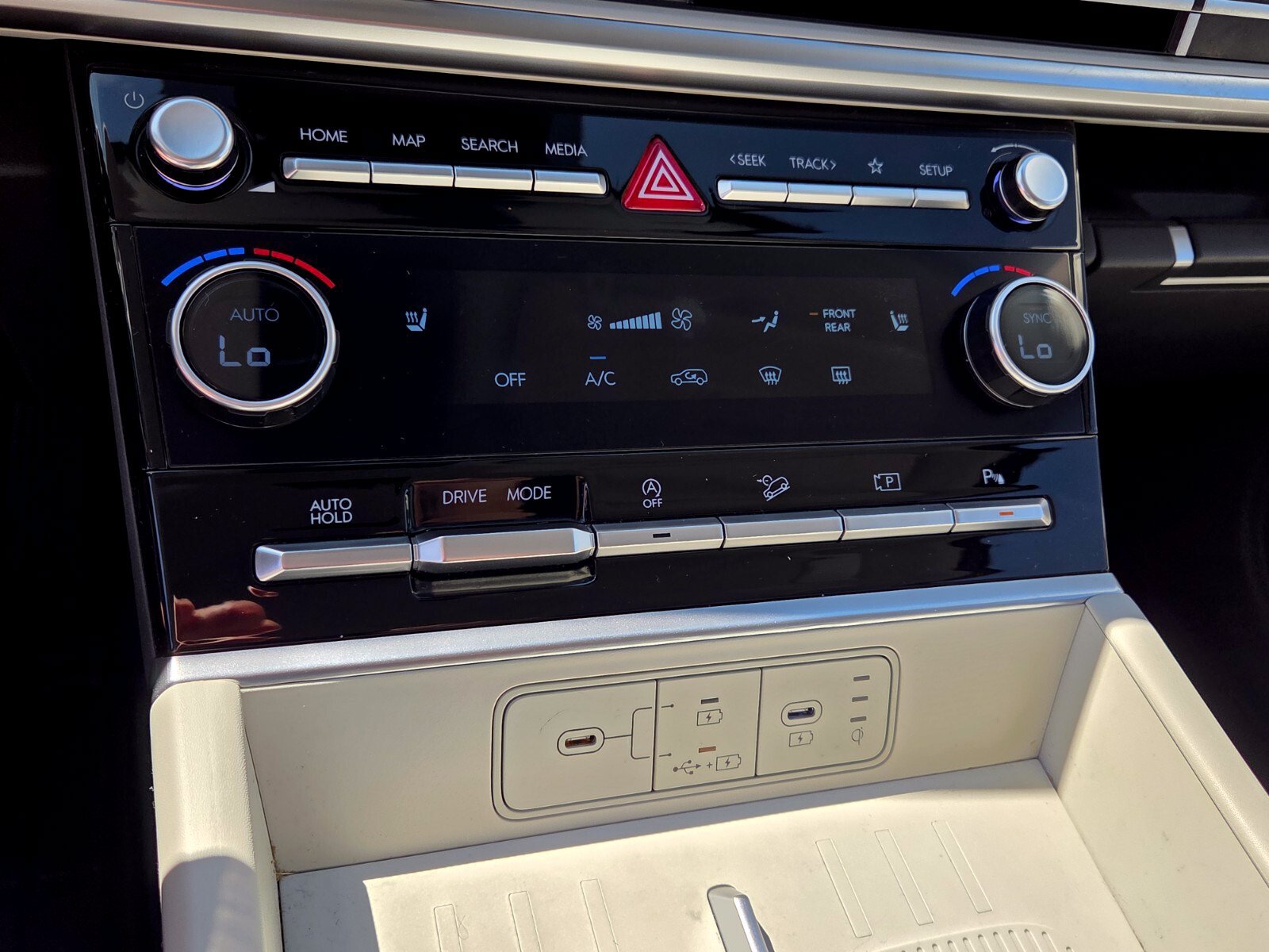 Certified 2025 Hyundai Santa Fe SEL FWD image 21